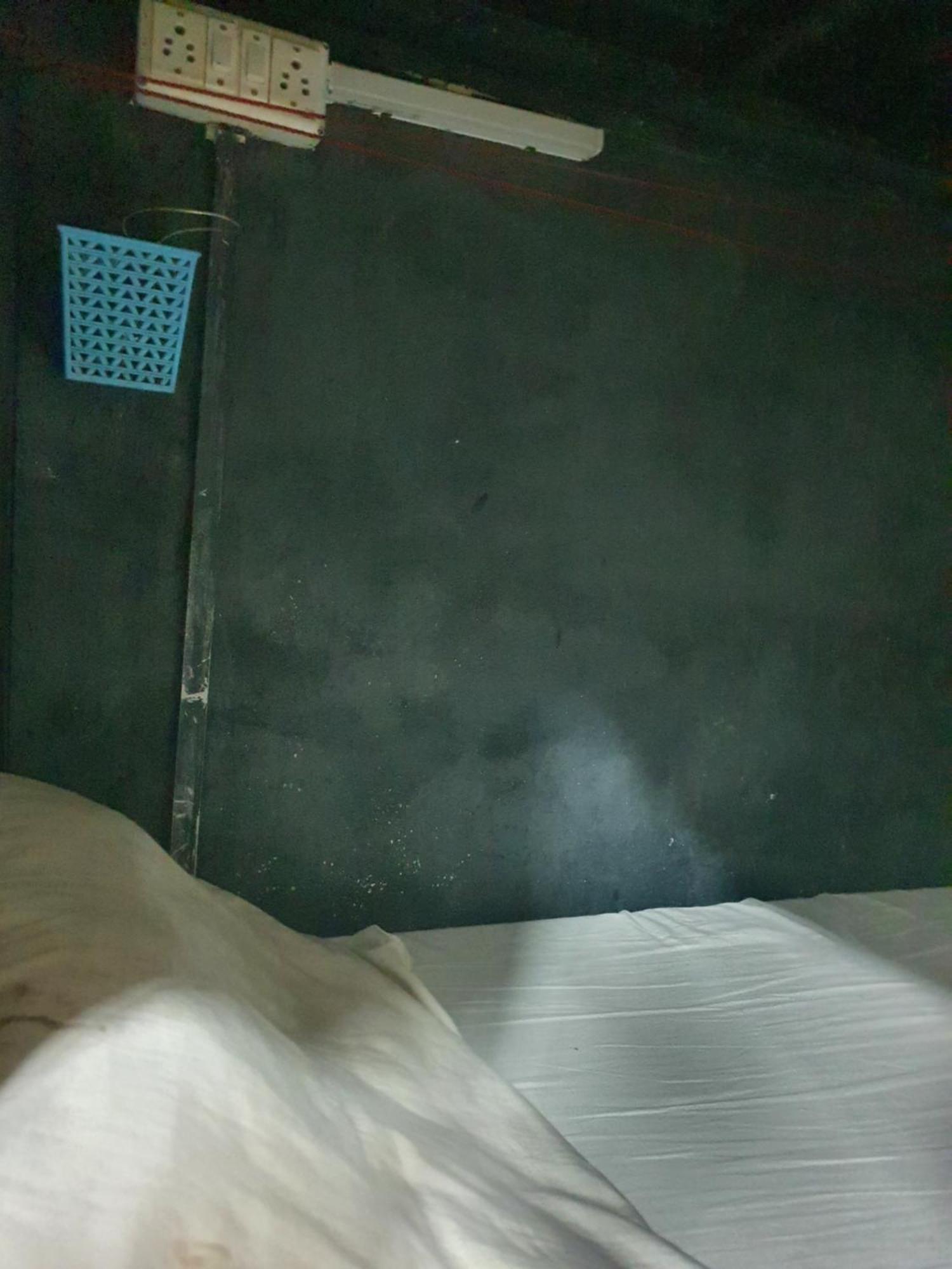 Bapuji Dormitory Hostel Bombay Eksteriør billede