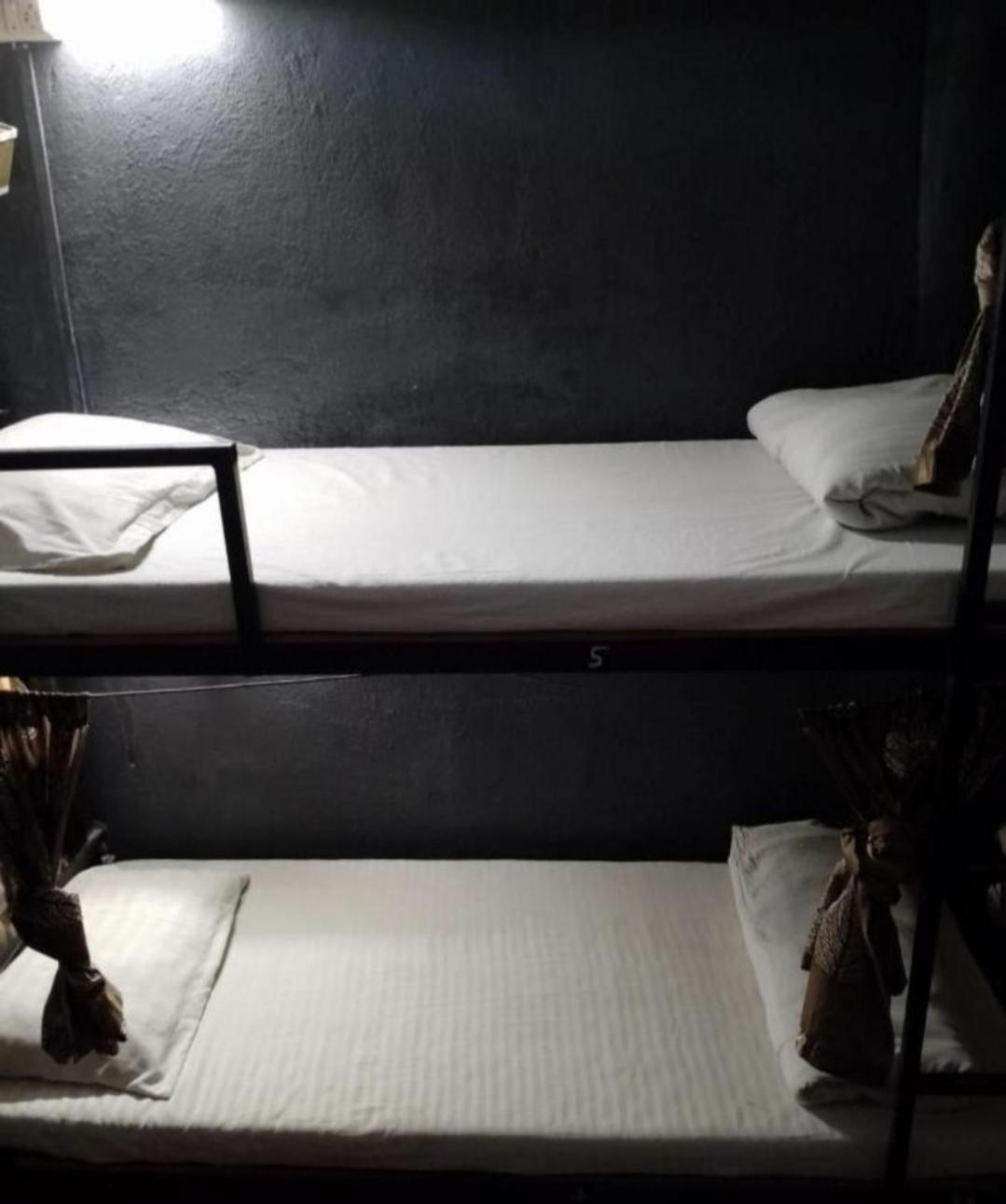 Bapuji Dormitory Hostel Bombay Eksteriør billede