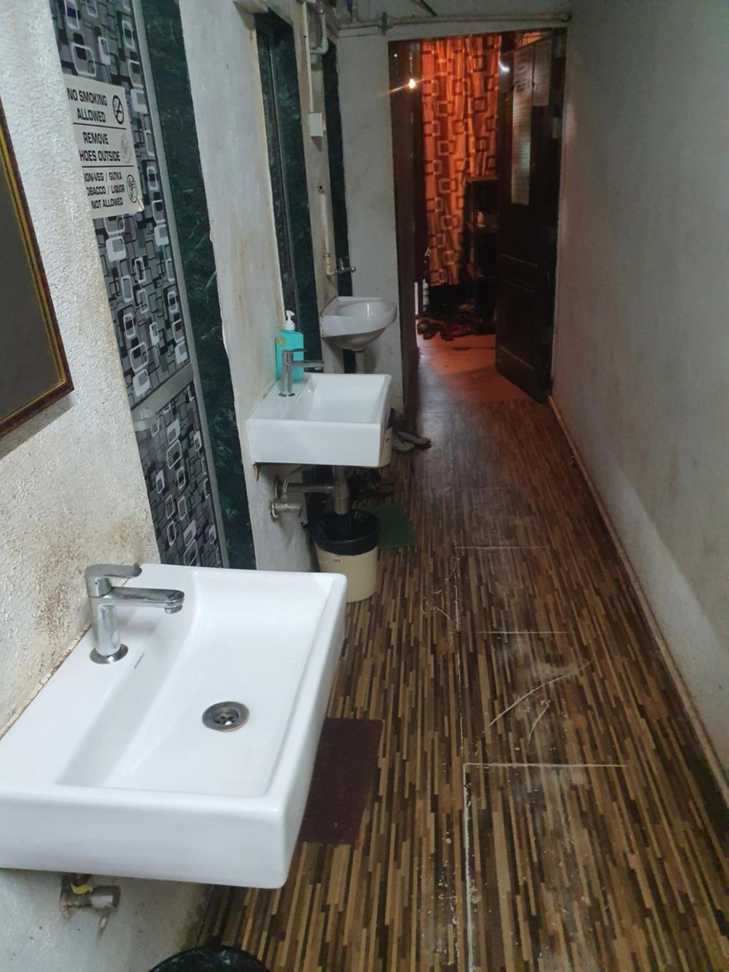 Bapuji Dormitory Hostel Bombay Eksteriør billede