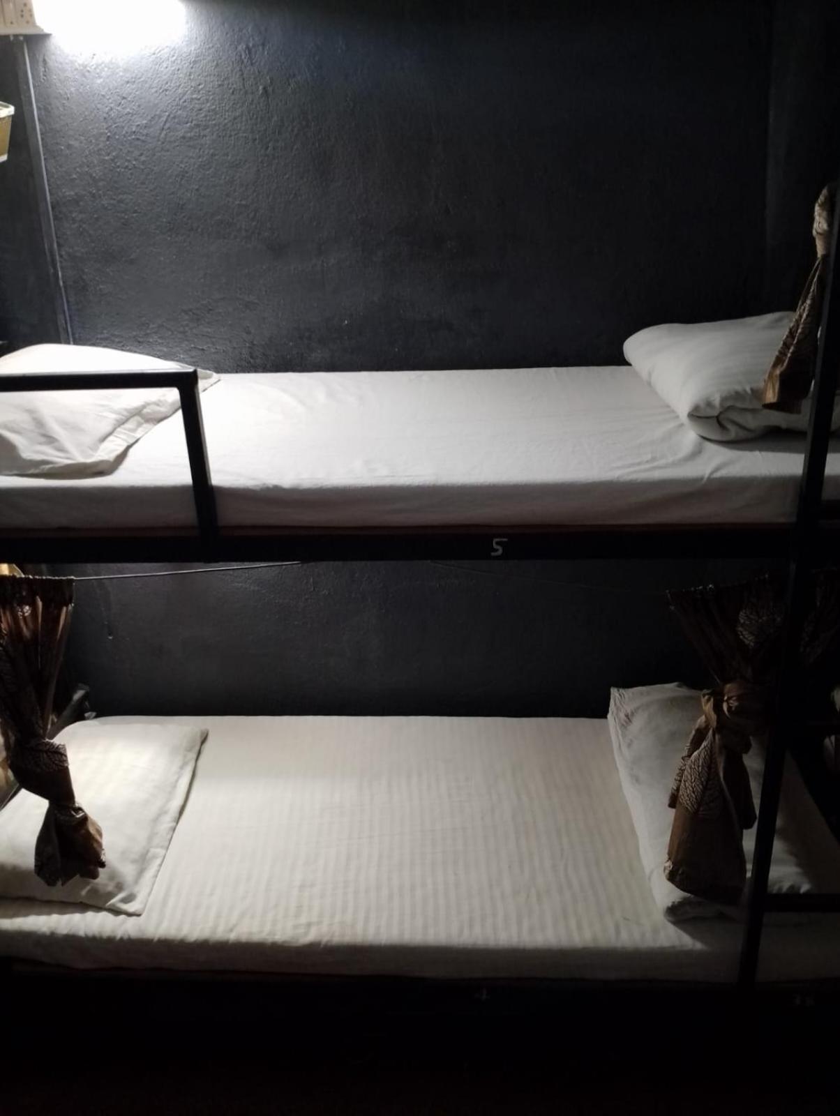 Bapuji Dormitory Hostel Bombay Eksteriør billede