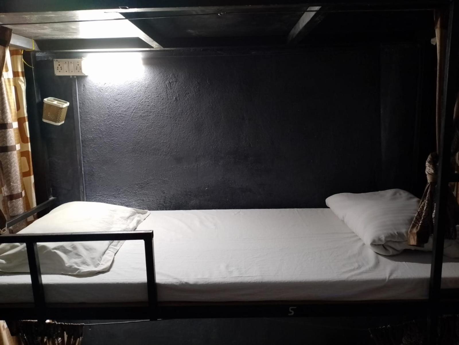 Bapuji Dormitory Hostel Bombay Eksteriør billede
