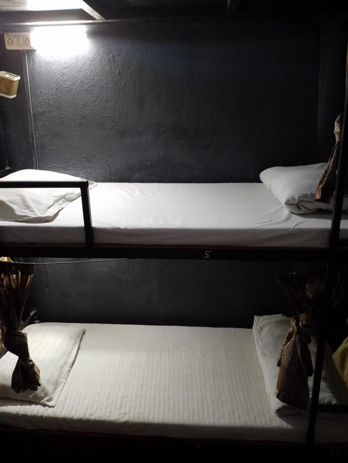 Bapuji Dormitory Hostel Bombay Eksteriør billede